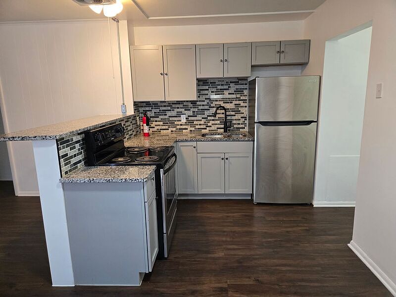 1st image of 6541 2nd St NE APT 4