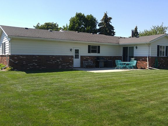 3rd image of 1611 Red Bud Dr