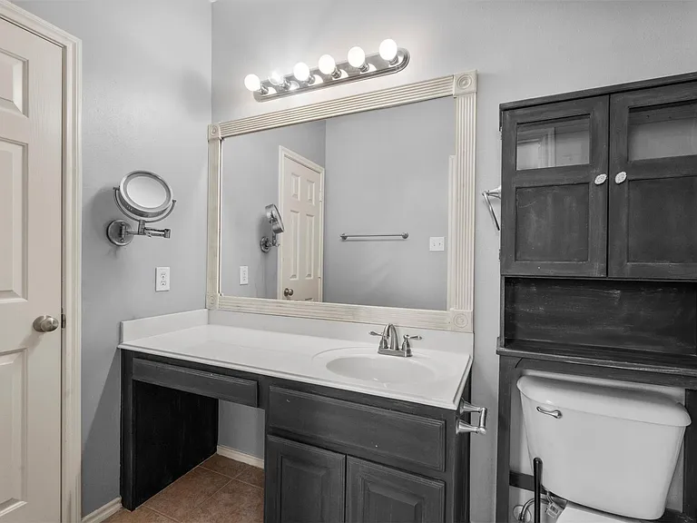 2131 Kemah Village Dr — Photo 30