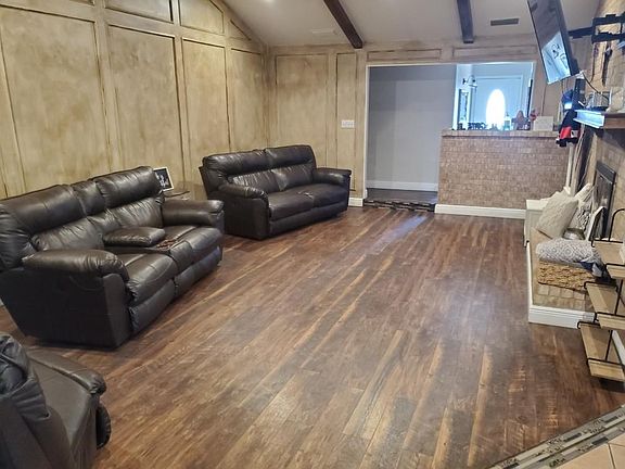 3rd image of 4235 Candy Ln