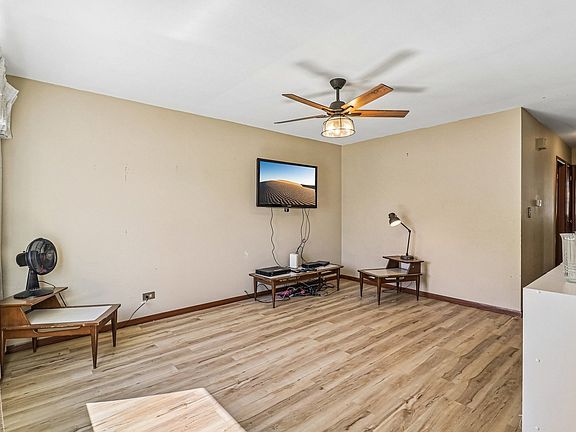 5th image of 1504 Elm Ave
