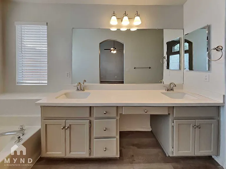 1045 W Todd Dr — Photo 12