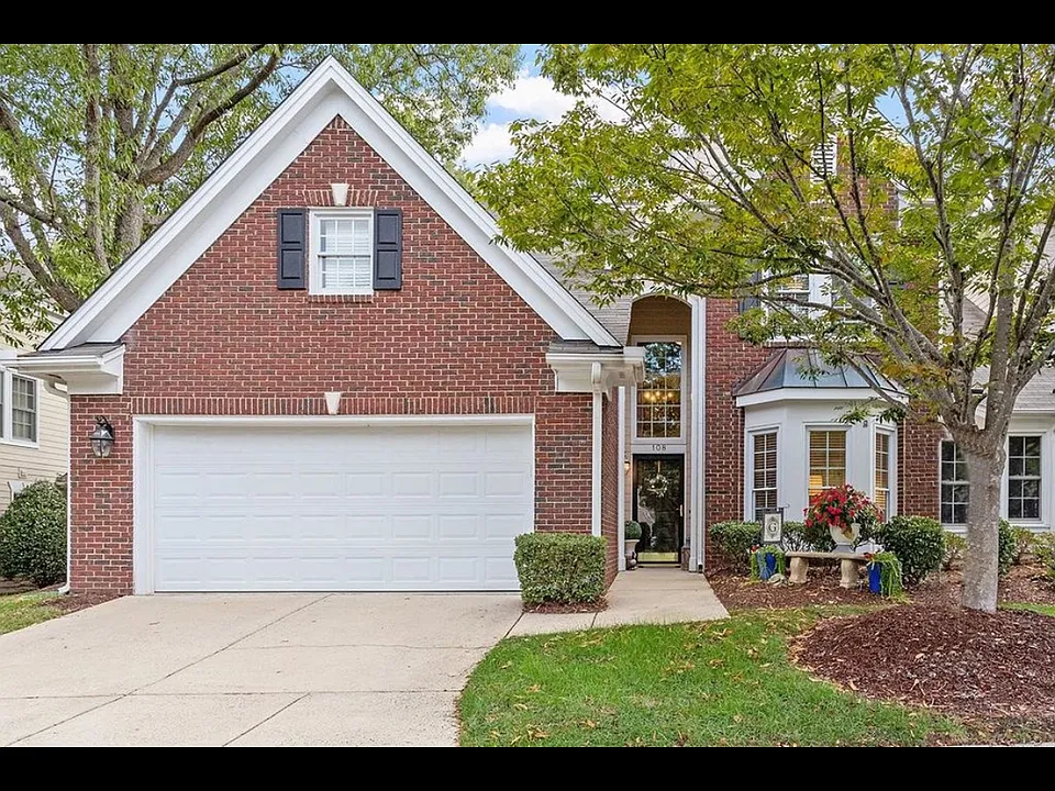 108 Great Lake Dr