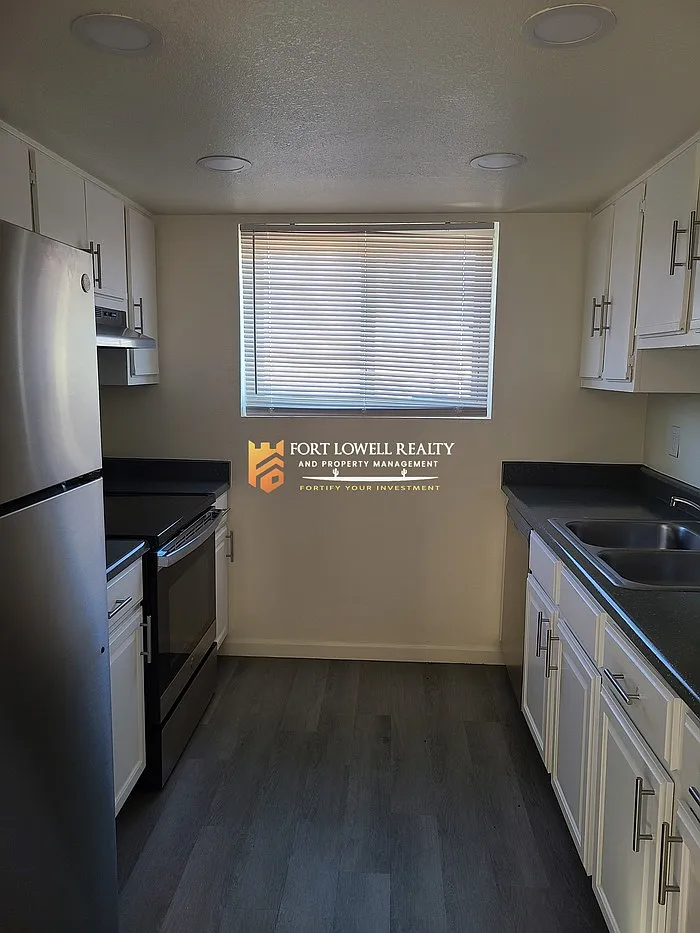 2 bed, 1.0 bath, 780 sqft, $1,200 — Photo 3