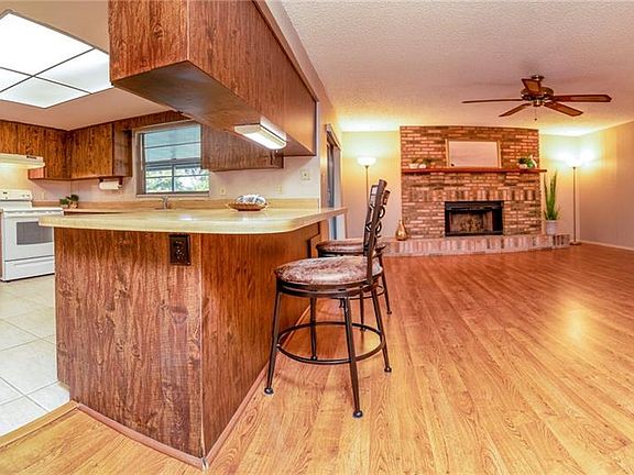 3rd image of 5441 Ferrol Dr