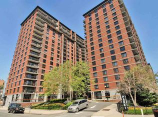 700 1st St APT 3S, Hoboken, NJ 07030