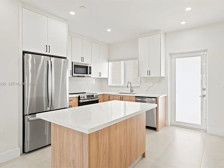 4732 SW 87th Ct — Photo 5