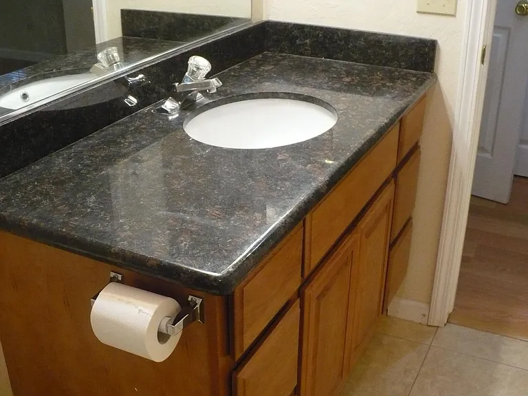 915 Craig Pl — Photo 2