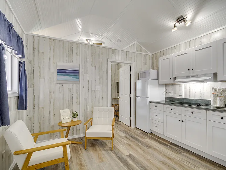 Tiny Apartment Rentals — Photo 9