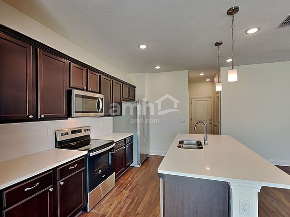 4th image of 566 Onate Cir
