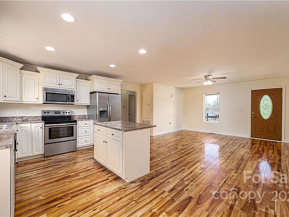 4th image of 2791 Eagle Dr