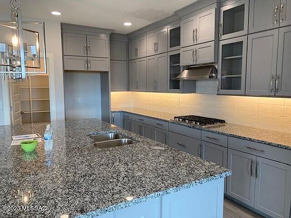 4th image of 570 N Pecan Canyon Ln