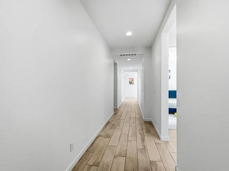 2053 W Sienna Bouquet Pl — Photo 2