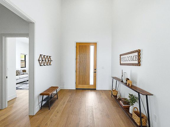 4th image of 2033 Quiver St