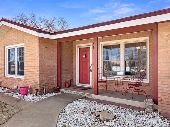 5th image of 805 SW Avenue D