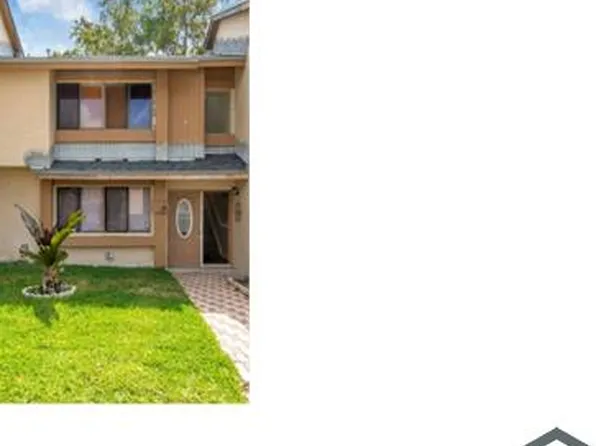 32 Wimbledon Lake Dr, Plantation, FL 33324