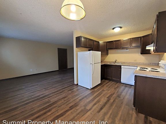 5th image of 911 Pattee Creek Dr APT D
