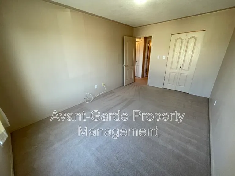 4405 37th St #13 — Photo 10