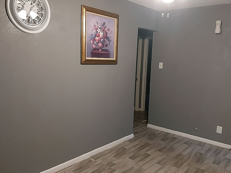 1st image of 627 Corliss