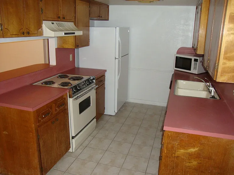 2311 Whitney Dr — Photo 5