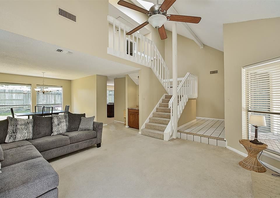 1st image of 13131 Creekview Park Dr