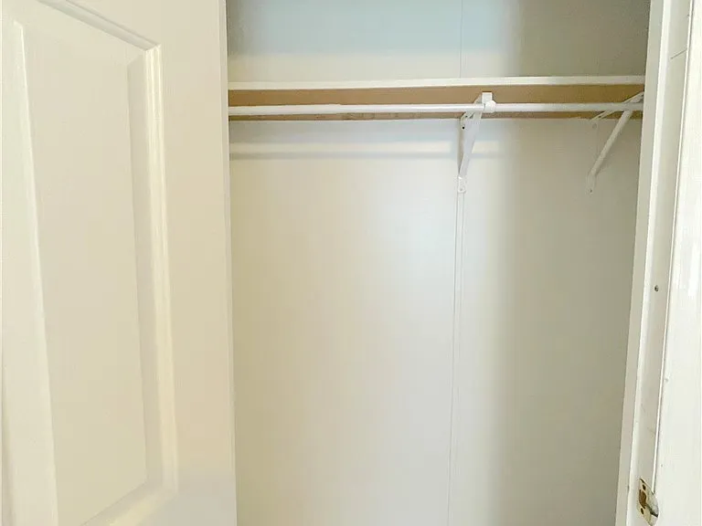 424 Washington Ln — Photo 20