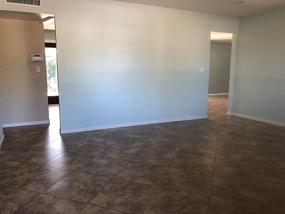 4th image of 3031 W Columbine Dr