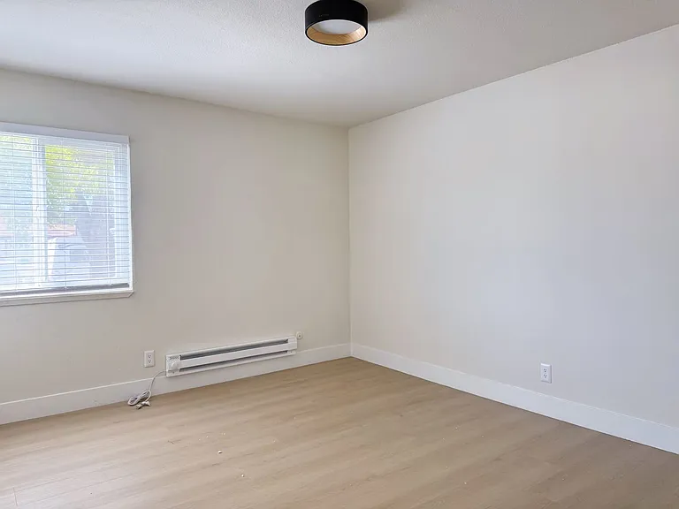 10160-10162 Park Cir E — Photo 17