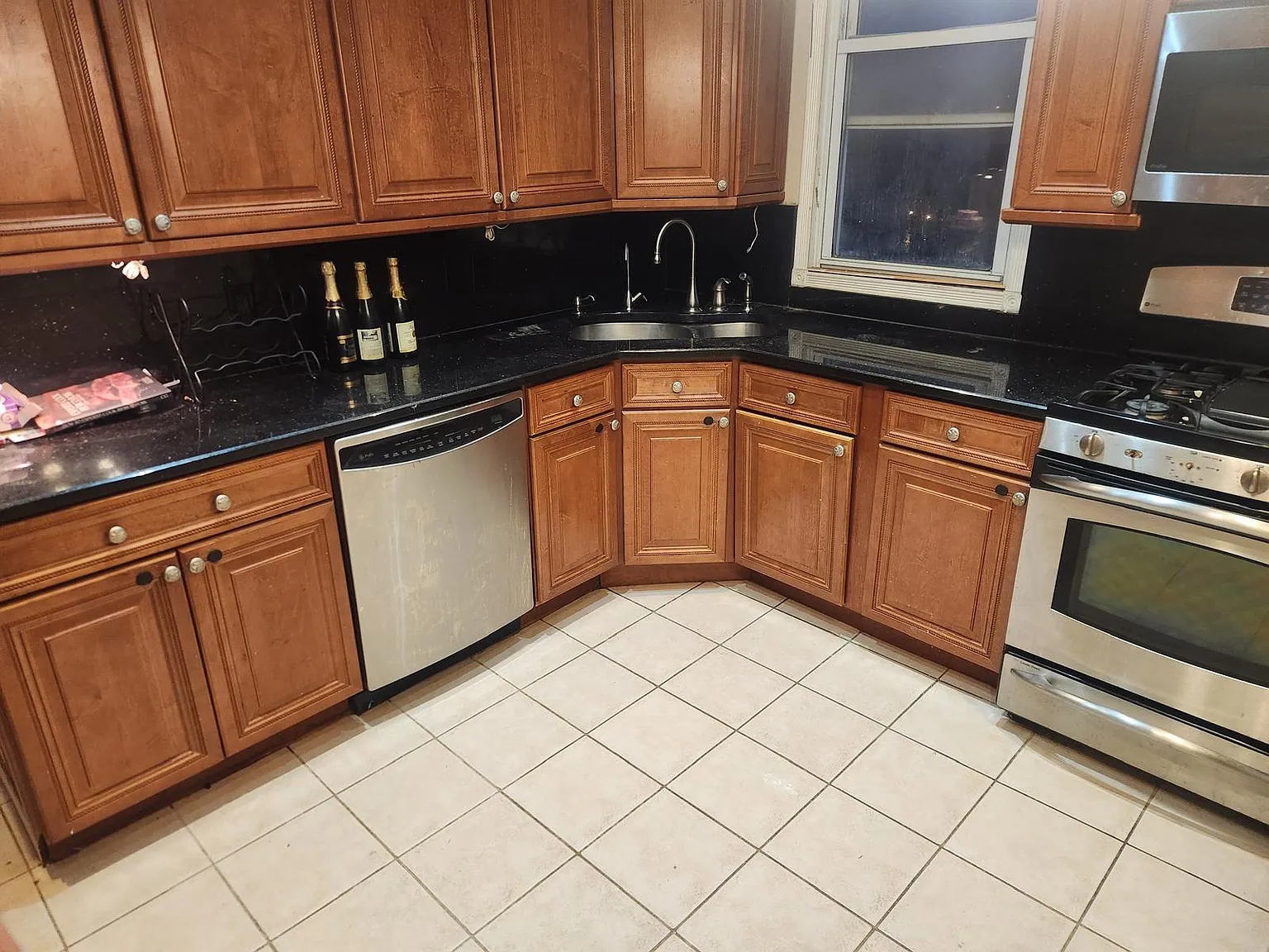 2 bed, 1200 sqft, $2,600 — Photo 2