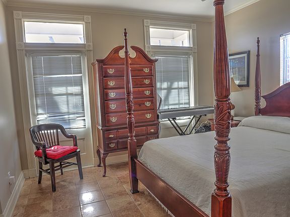 5th image of 302 Belle Grove Blvd