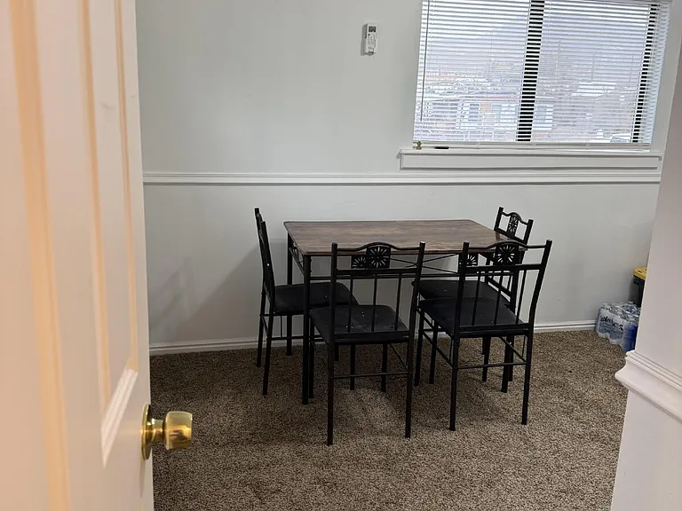 521 W Hoyt St #8 — Photo 8
