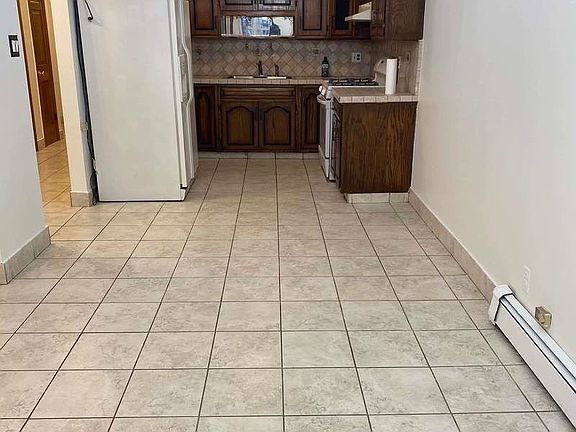 4th image of 2319 Broadway #1