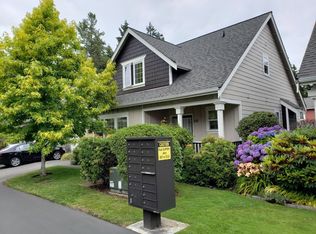 710 Daylily Ln, Bainbridge Island, WA 98110