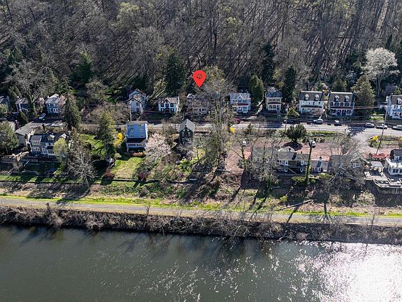 5th image of 3673 River Rd
