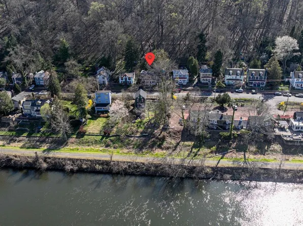 3673 River Rd, Lumberville, PA 18933