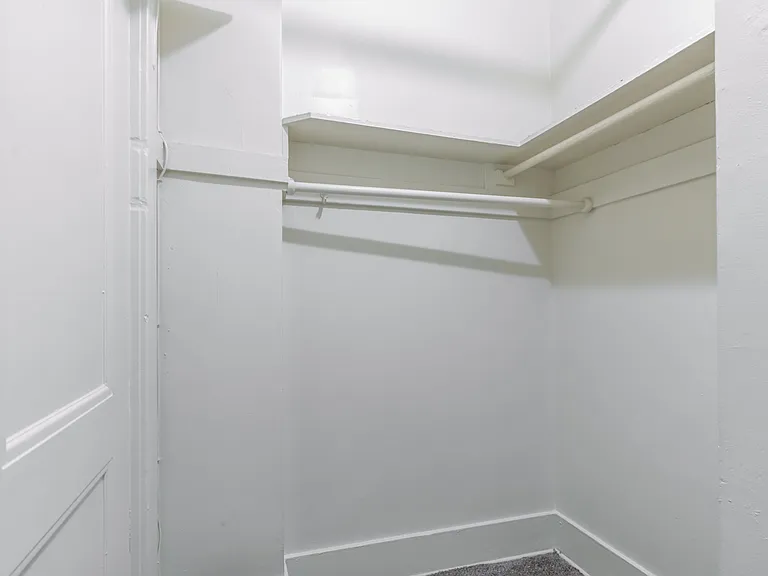Cambridge Apartments — Photo 12