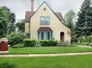 726 Oak Ave, Aurora, IL 60506