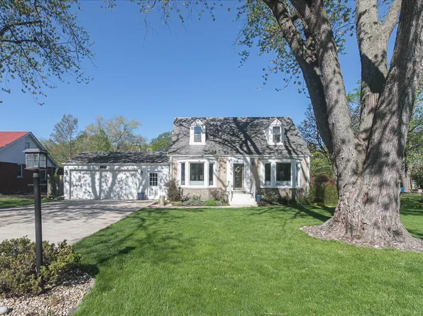 4N324 Ridgewood Ave, Bensenville, IL 60106