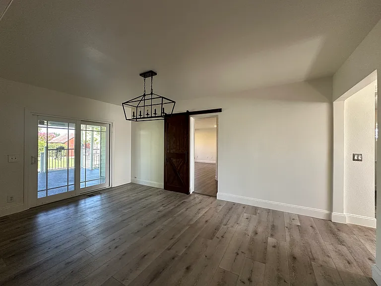 2400 Central Ave — Photo 24