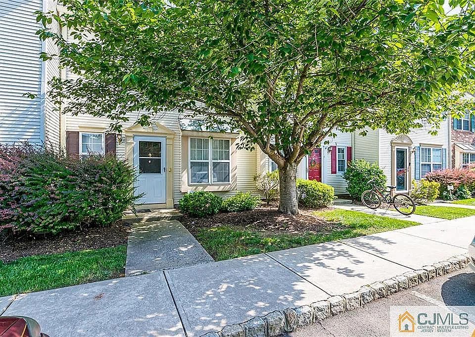 1st image of 125 Daniel Ct