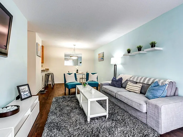 14-Silvertree+Communities-Model-Living+Room