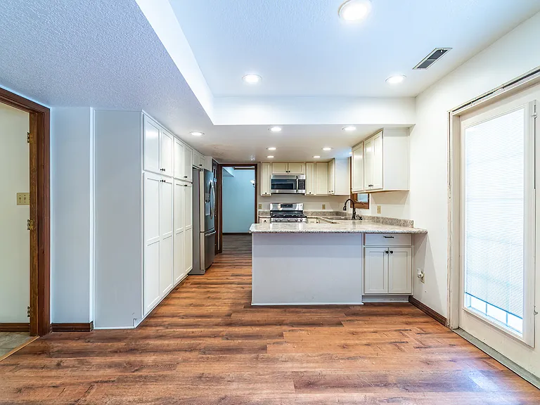 6221 Highgate Pl — Photo 8