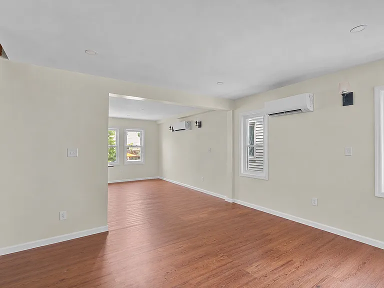 731 Humboldt St — Photo 7