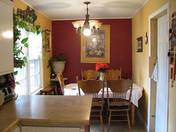 5th image of 207 W Circle Dr