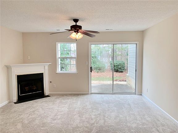 3rd image of 22 Sidney Marie Ct