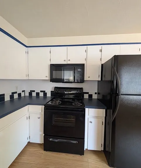 664 Thompson Ave NE #664 — Photo 3