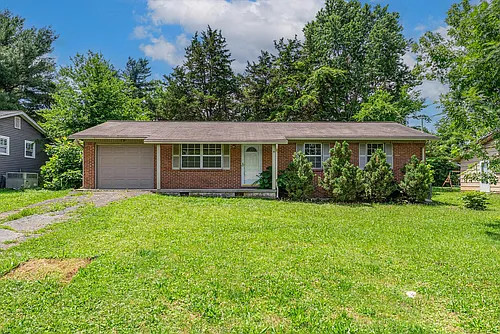 7308 Meadowbrook Cir Photo 1