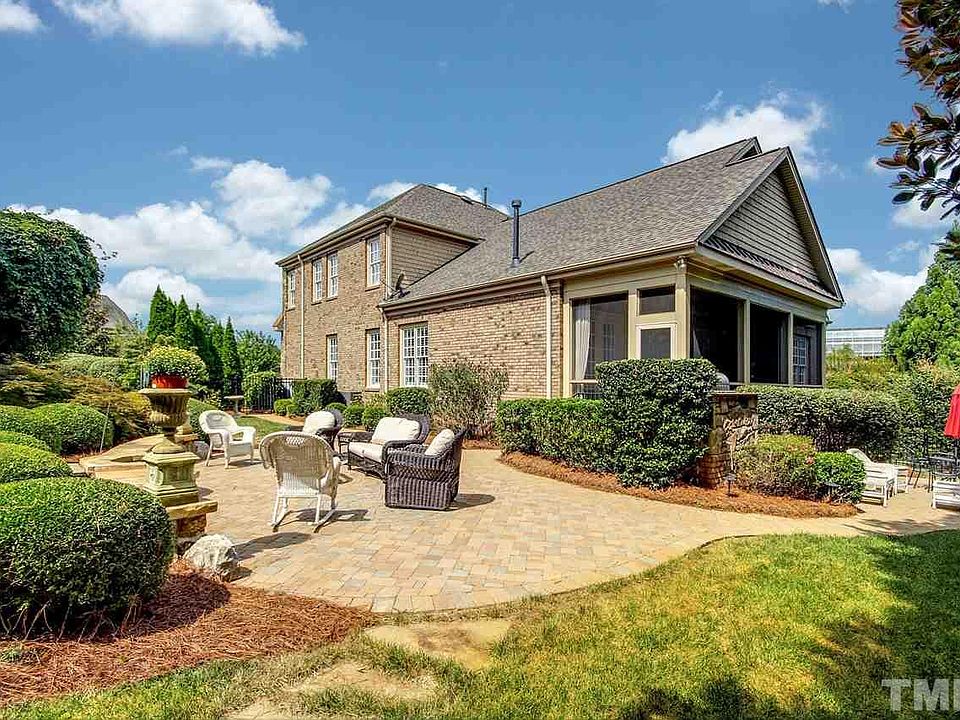 2nd image of 3832 Glen Iris Ln