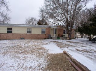 2 Richards Rd, Hays, KS 67601