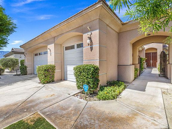 3rd image of 32 Calais Cir